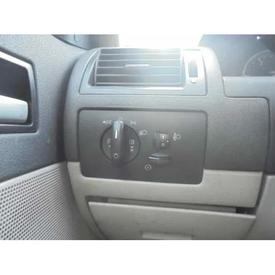 FORD MONDEO BERLINA (GE) '2001 AMBIENTE NEGRO