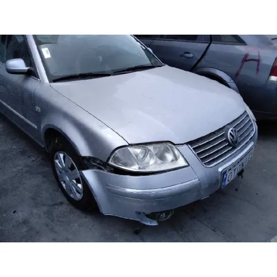 VOLKSWAGEN PASSAT BERLINA (3B3) '2001 1.9 TDI GRIS