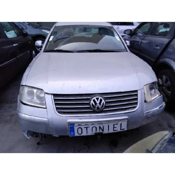 VOLKSWAGEN PASSAT BERLINA (3B3) '2001 1.9 TDI GRIS