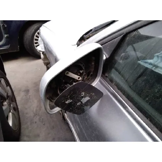 VOLKSWAGEN PASSAT BERLINA (3B3) '2001 1.9 TDI GRIS