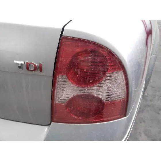 VOLKSWAGEN PASSAT BERLINA (3B3) '2001 1.9 TDI GRIS