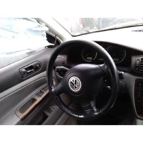 VOLKSWAGEN PASSAT BERLINA (3B3) '2001 1.9 TDI GRIS
