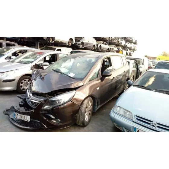 OPEL ZAFIRA TOURER '2015 2.0 CDTI ROJO