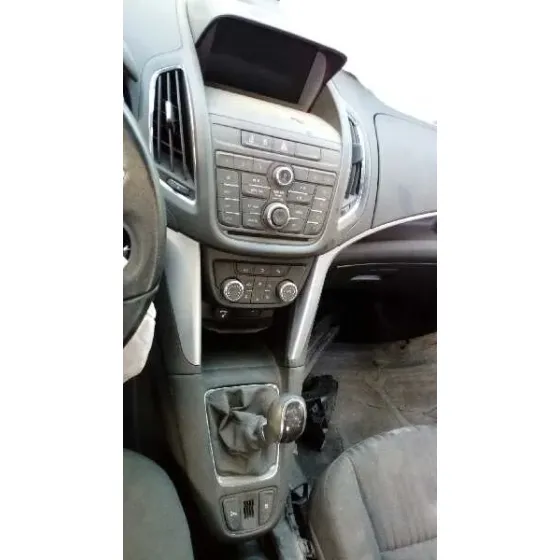 OPEL ZAFIRA TOURER '2015 2.0 CDTI ROJO