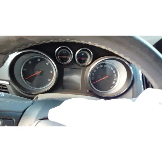 OPEL ZAFIRA TOURER '2015 2.0 CDTI ROJO