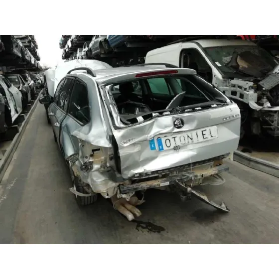 SKODA OCTAVIA COMBI (5E5) '2015 STYLE PLATA