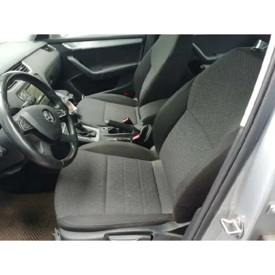 SKODA OCTAVIA COMBI (5E5) '2015 STYLE PLATA