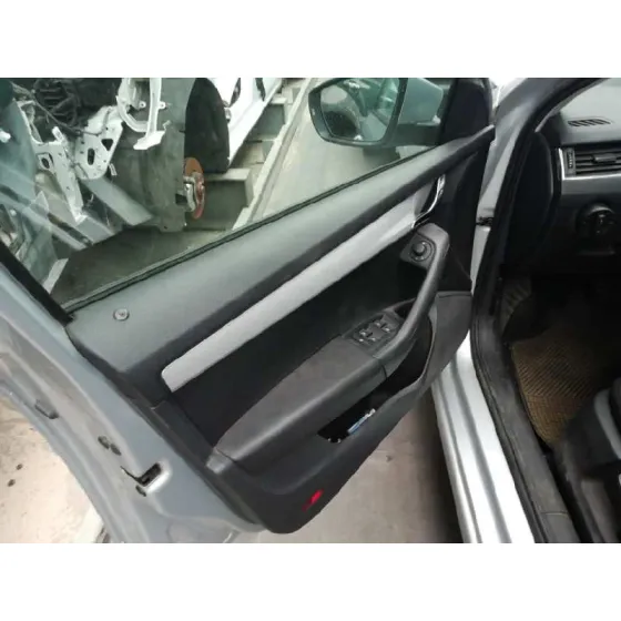 SKODA OCTAVIA COMBI (5E5) '2015 STYLE PLATA