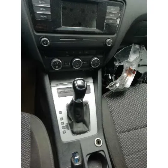 SKODA OCTAVIA COMBI (5E5) '2015 STYLE PLATA