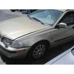 VOLVO V40 FAMILIAR VOLVO V40 FAMILIAR '2001 2.0 T DORADO 2001