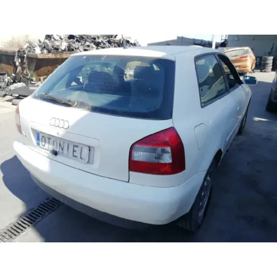 AUDI A3 (8L) '2001 1.6 BLANCO