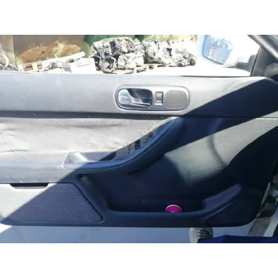 AUDI A3 (8L) '2001 1.6 BLANCO