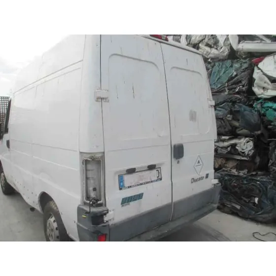 FIAT DUCATO CAJA CERRADA, TECHO ELEV. (DESDE 03.02) '2002 2.0 JTD (CAJA CERR.11) BATALLA BLANCO