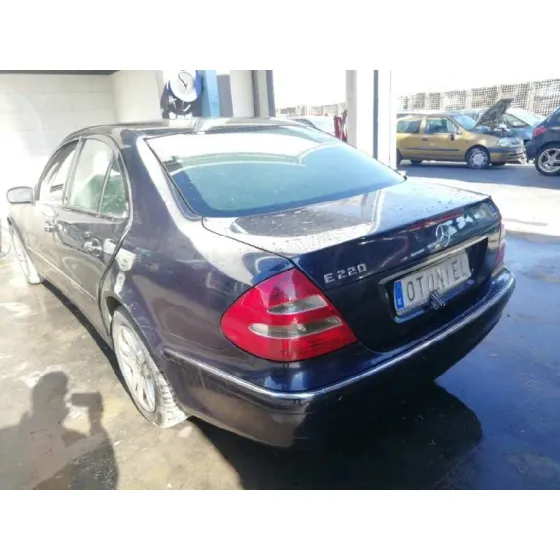 MERCEDES CLASE E (W211) BERLINA '2004 E 220 CDI (211.006) AZUL OSCURO