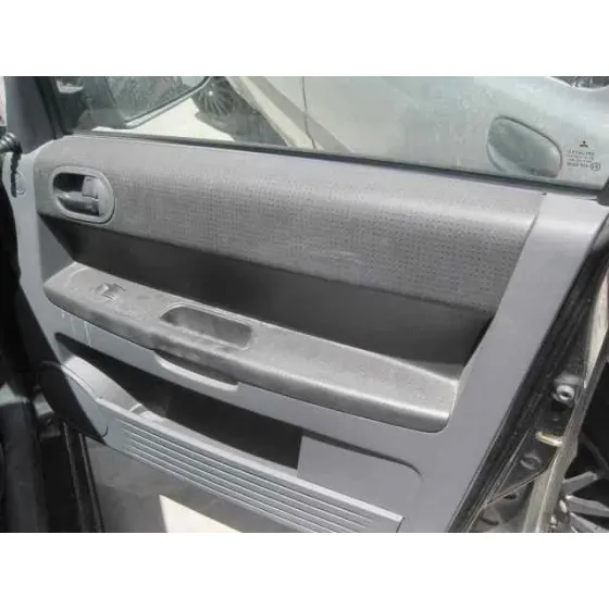 MITSUBISHI COLT BERLINA 5 (Z30A) '2007 1.1 INFORM (D) NEGRO