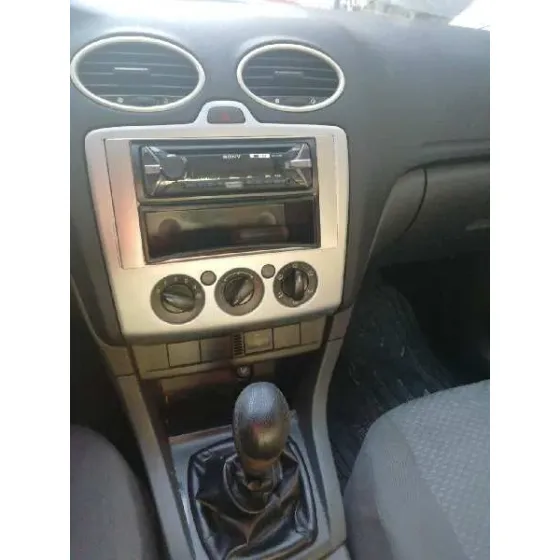 FORD FOCUS BERLINA (CAP) '2006 AMBIENTE (D) AZUL METALIZADO