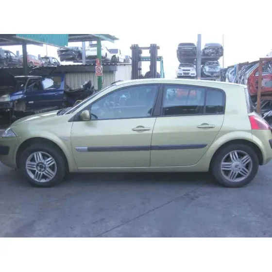 RENAULT MEGANE II BERLINA 5P '2003 CONFORT EXPRESSION DORADO