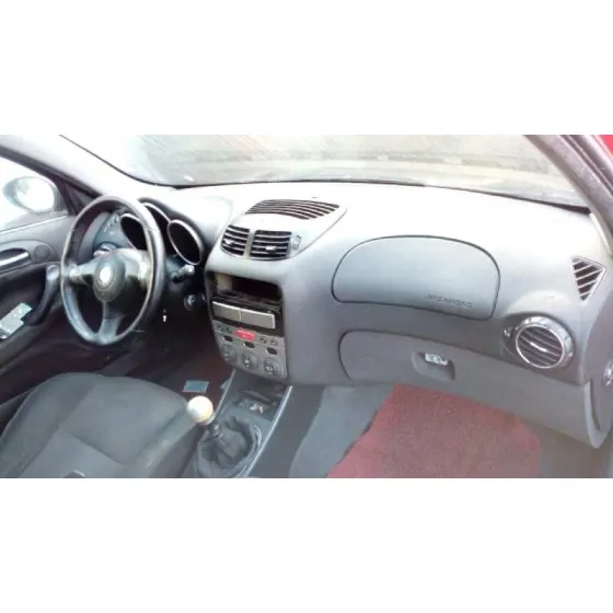 ALFA ROMEO 147 (190) '2004 1.9 JTD 115 DISTINCTIVE ROJO