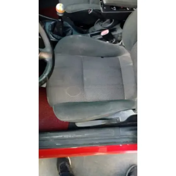 ALFA ROMEO 147 (190) '2004 1.9 JTD 115 DISTINCTIVE ROJO