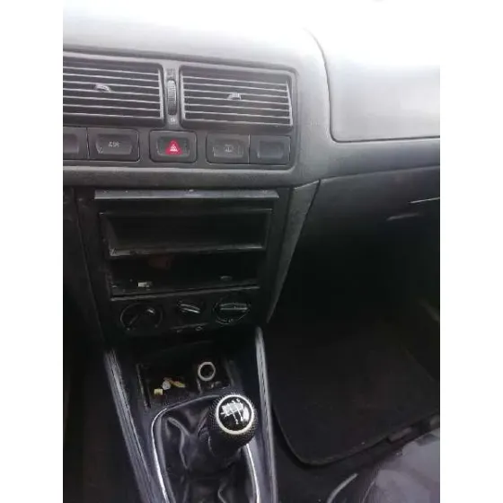 VOLKSWAGEN GOLF IV BERLINA (1J1) '2000 1.9 TDI NEGRO