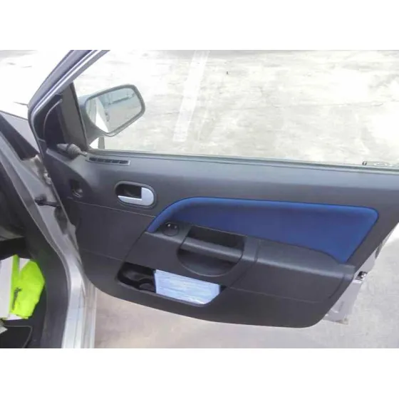 FORD FIESTA (CBK) '2005 AMBIENTE PLATA