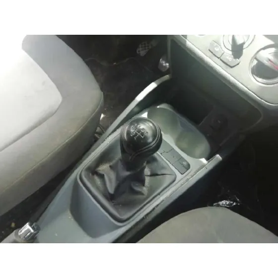 SEAT IBIZA (6J5) '2014 REFERENCE ROJO