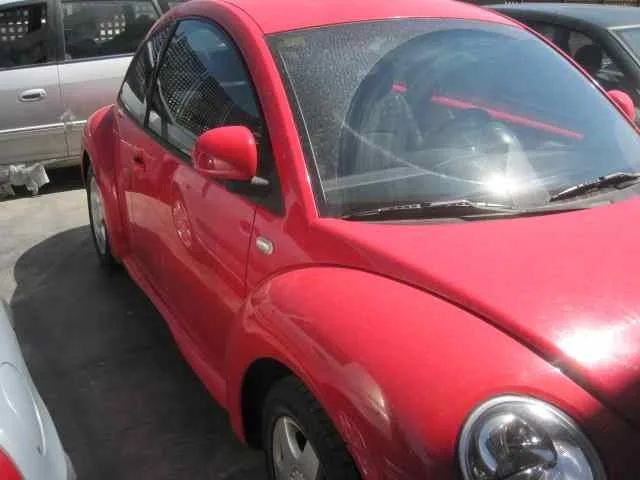 VOLKSWAGEN NEW BEETLE (9C1/1C1) '1998 2.0 ROJO