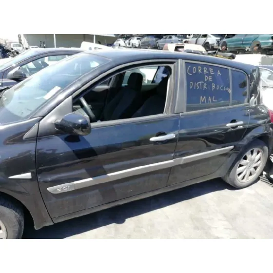 RENAULT MEGANE II BERLINA 5P '2006 AUTHENTIQUE NEGRO