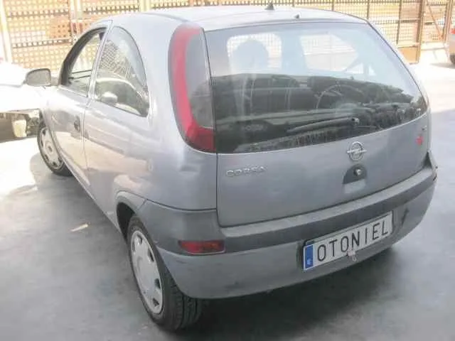 OPEL CORSA C OPEL CORSA C '2003 CLUB GRIS 2000