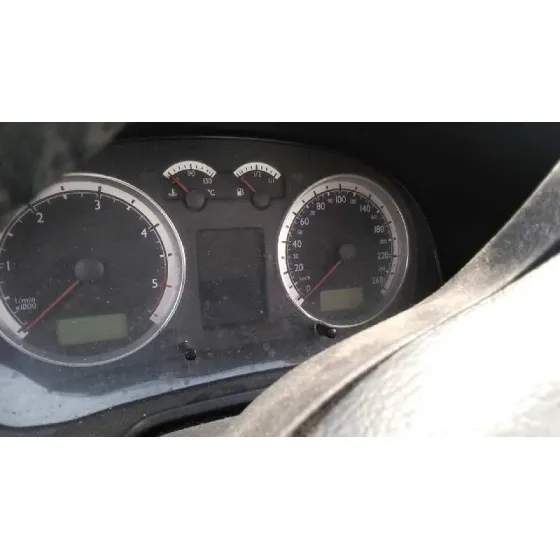 VOLKSWAGEN GOLF IV BERLINA (1J1) '2002 HIGHLINE GRIS