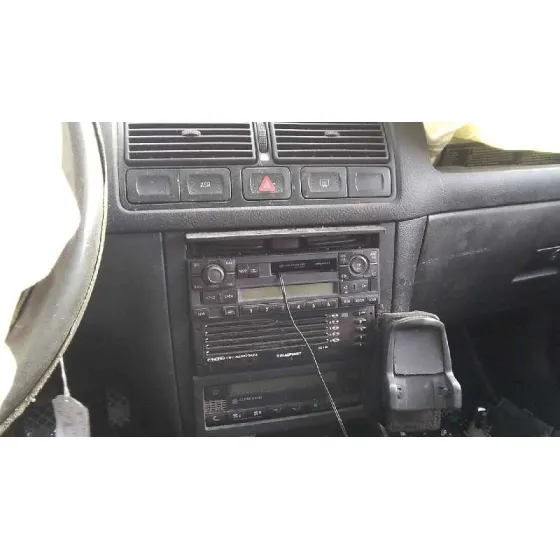 VOLKSWAGEN GOLF IV BERLINA (1J1) '2002 HIGHLINE GRIS