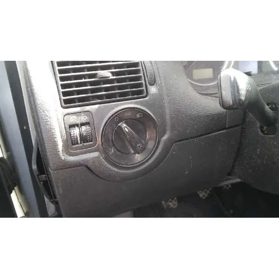 VOLKSWAGEN GOLF IV BERLINA (1J1) '2002 HIGHLINE GRIS