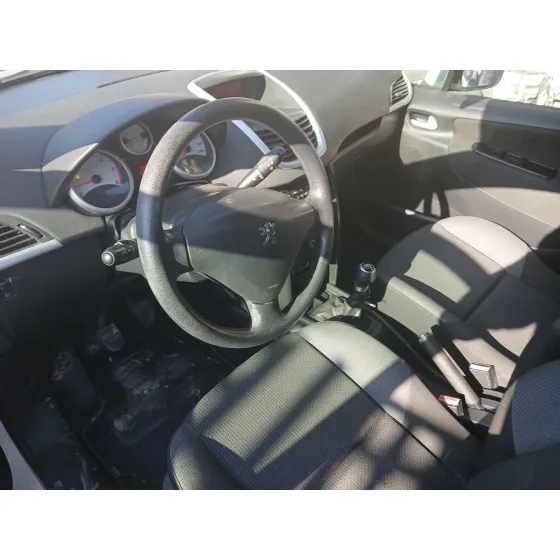 CVF/KW: 10.62/50 TIPO MOTOR 8HZ. INYECCION BOSCH. CAMBIO MANUAL 5V