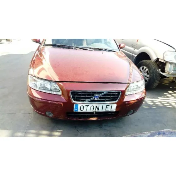 VOLVO S60 BERLINA '2004 2.4 (125KW) GRANATE
