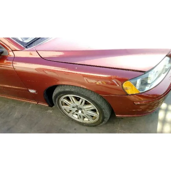 VOLVO S60 BERLINA '2004 2.4 (125KW) GRANATE