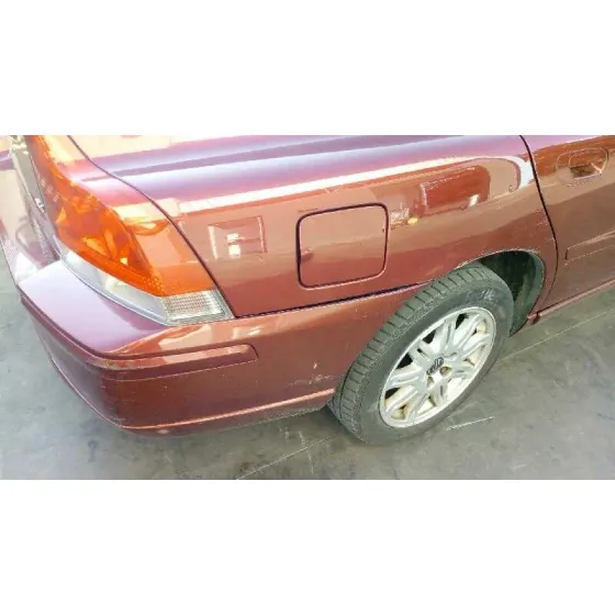 VOLVO S60 BERLINA '2004 2.4 (125KW) GRANATE