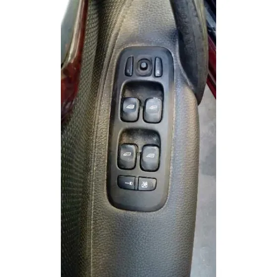 VOLVO S60 BERLINA '2004 2.4 (125KW) GRANATE