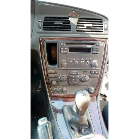 VOLVO S60 BERLINA '2004 2.4 (125KW) GRANATE