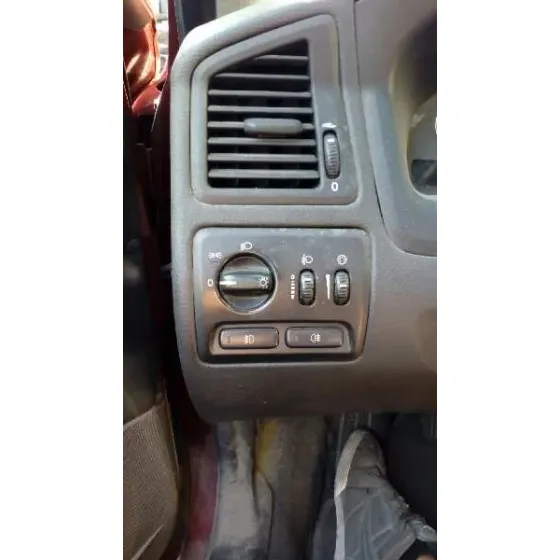 VOLVO S60 BERLINA '2004 2.4 (125KW) GRANATE