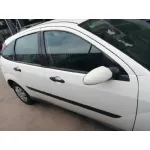 FORD FOCUS BERLINA (CAK) '2001 AMBIENTE BLANCO