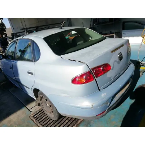 SEAT CORDOBA BERLINA (6L2) '2004 1.4 16V GRIS