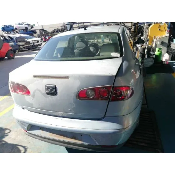 SEAT CORDOBA BERLINA (6L2) '2004 1.4 16V GRIS