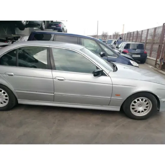 BMW SERIE 5 BERLINA (E39) '2003 525TDS GRIS