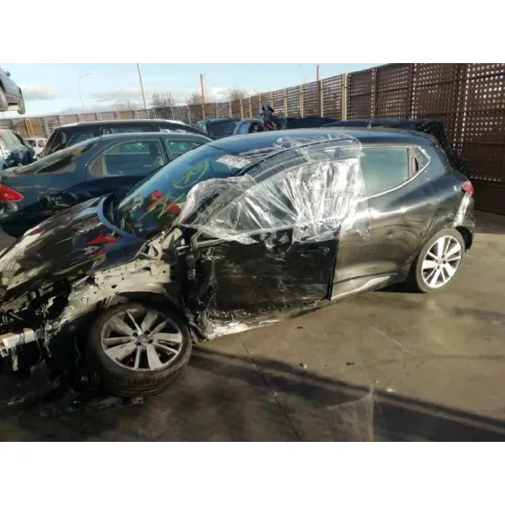RENAULT CLIO IV '2014 TECHNOFEEL NEGRO