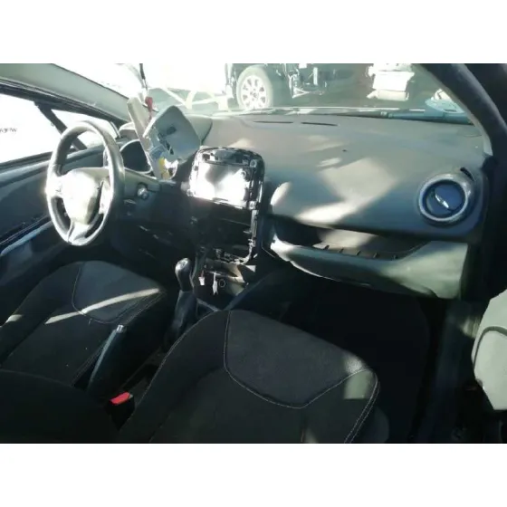 RENAULT CLIO IV '2014 TECHNOFEEL NEGRO