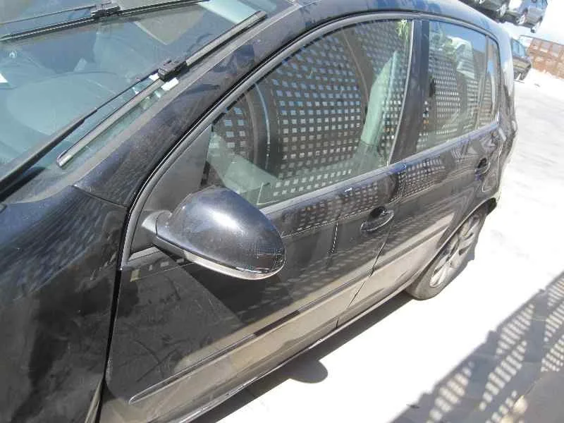 VOLKSWAGEN GOLF V BERLINA (1K1) '2005 1.9 TDI NEGRO