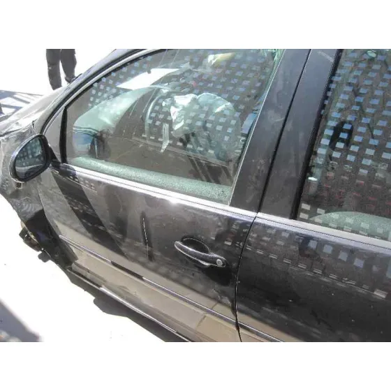 VOLKSWAGEN GOLF V BERLINA (1K1) '2005 1.9 TDI NEGRO