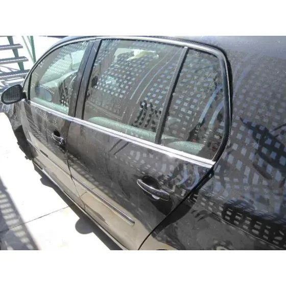 VOLKSWAGEN GOLF V BERLINA (1K1) '2005 1.9 TDI NEGRO