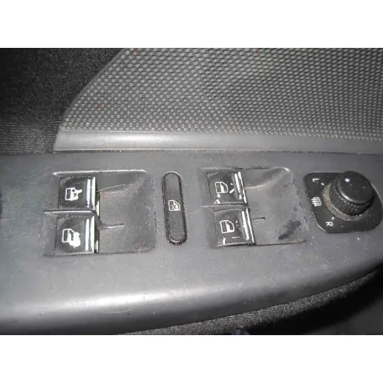 VOLKSWAGEN GOLF V BERLINA (1K1) '2005 1.9 TDI NEGRO