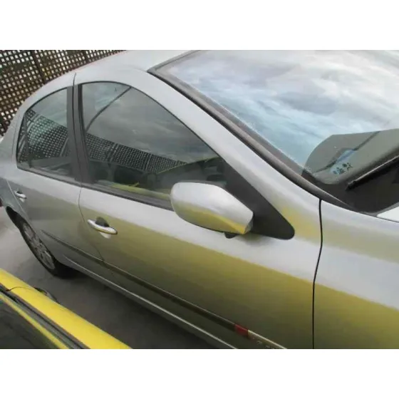 RENAULT LAGUNA II (BG0) '2002 AUTHENTIQUE PLATA